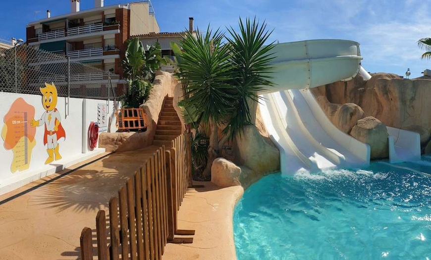 Image 37: ✈ COSTA BARCELONA | Pineda de Mar - Hotel Pineda Splash 4* - Baseny