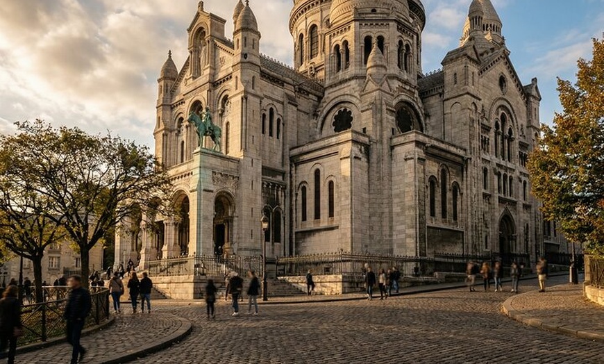 Image 4: Visite guidée culturelle à pied de Montmartre