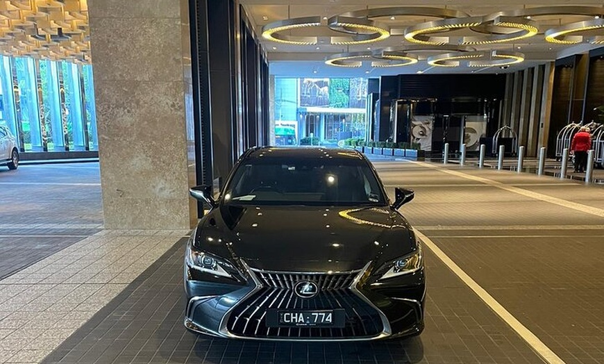 Image 5: Private Chauffeur Transfer Melbourne CBD to Airport