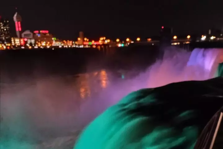 Maid of the Mist Nighttime Fireworks and Lights Tour in Canada - Second Medium