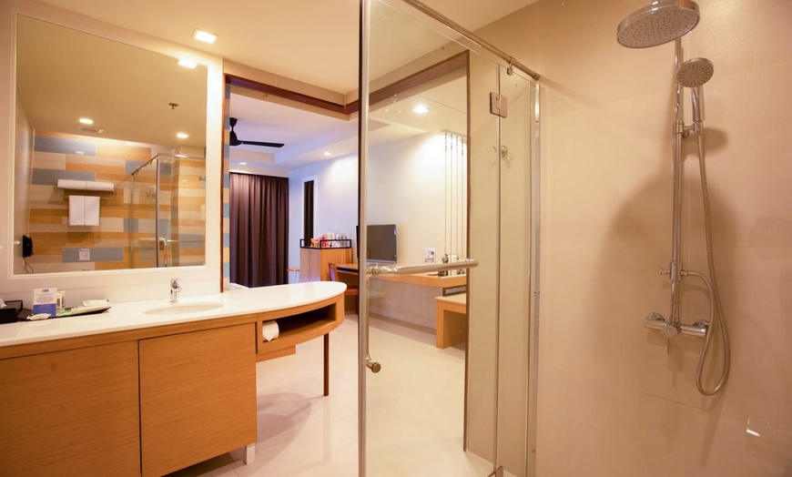 Image 13: ✈ THAILANDIA DEL SUD | Krabi - Holiday Ao Nang Beach Resort Krabi 5...