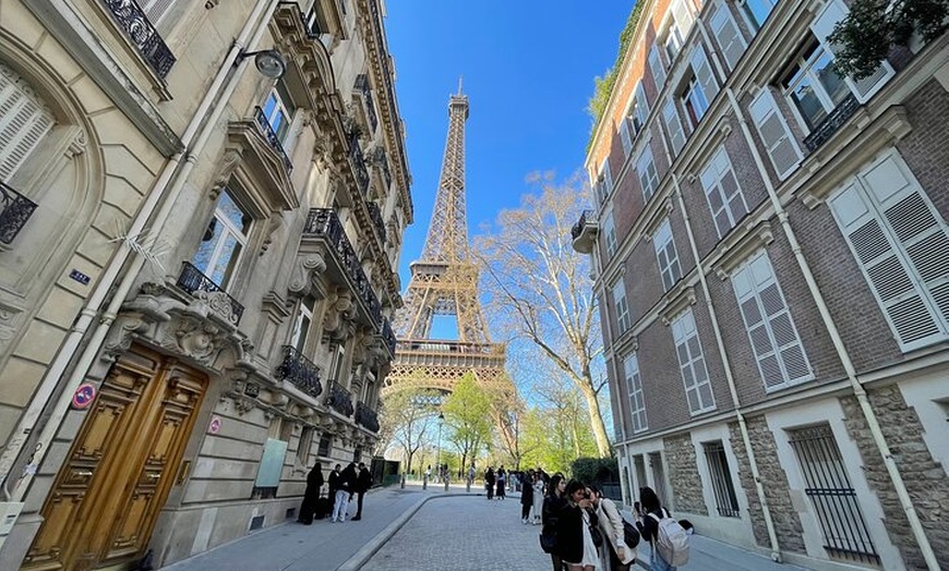 Image 1: Tour Eiffel 2ème étage avec option Sommet avec audioguide