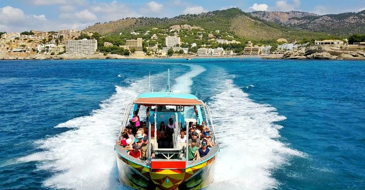 Tour en lancha por cuevas, acantilados y calas en Mallorca