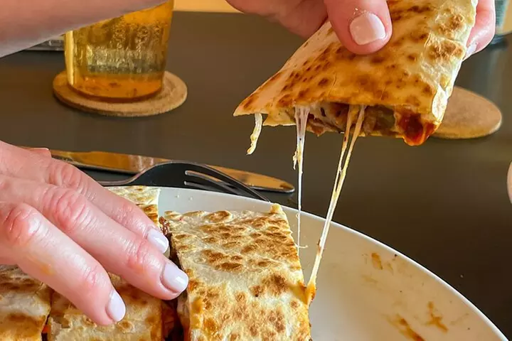 Nashville: Food Tour with 5+ Tastings of Local Delicacies