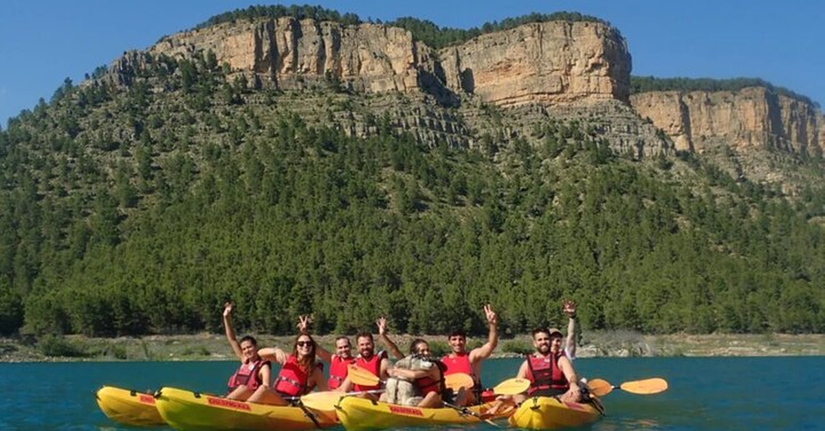 Actividad de kayak y piscinas naturales en Montanejos desde Valencia