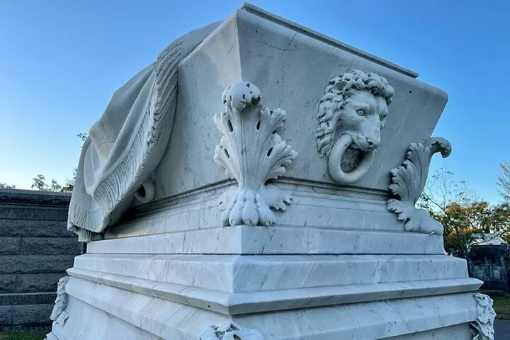 New Orleans Metairie Cemetery Tour: Millionaires and Mausoleums