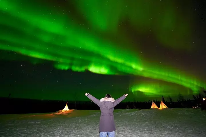 Best Alaskan Cabin Aurora Viewing with Photography @Aurora Camp