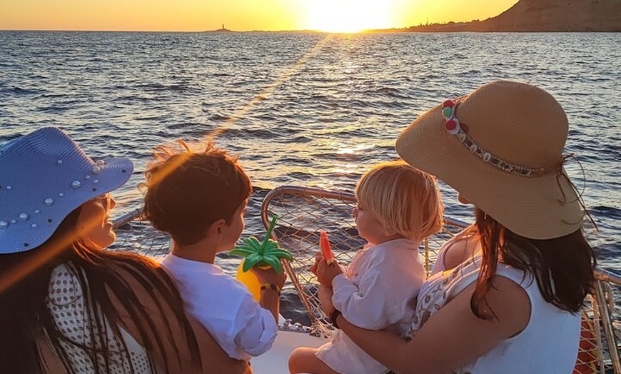 Image 10: Tour Privado en Barco por Trafalgar,Cádiz con Aperitivo y Snorkel