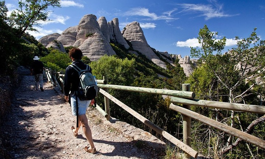 Image 14: Monasterio de Montserrat y Virgen Negra con Almuerzo en Casa Rural
