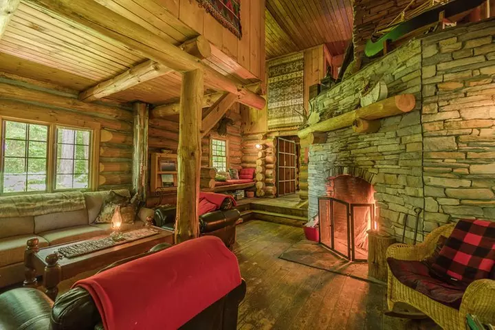 Algonquin Log Cabin Canoe and Hike 3 Day Adventure - Primary Image