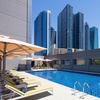 Image 1: ✈ EMIRATS ARABES UNIS | Dubaï - Rove Trade Centre 3* - Piscine exté...