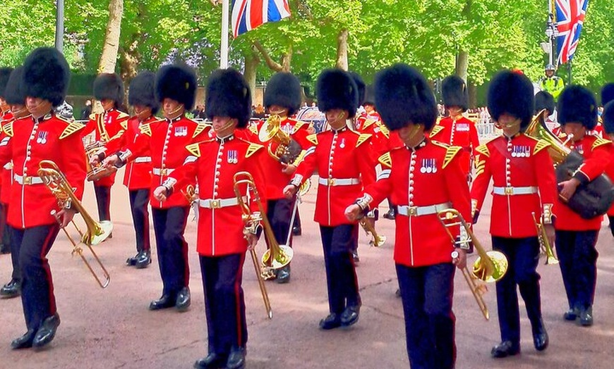 Image 2: London Special Twenty Sights One Tour