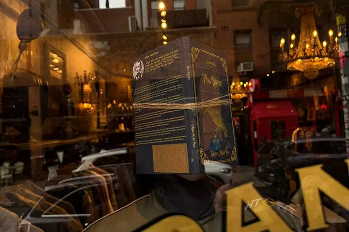 True Crime NYC: Mafia Walk w/Ret. NYPD Detective and Local Food