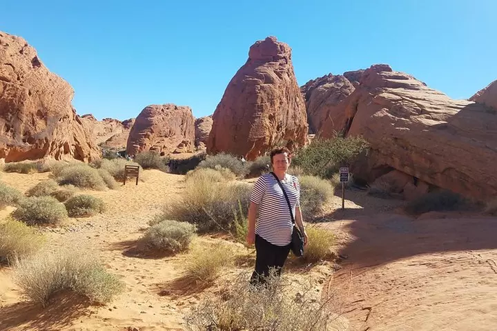 Valley of Fire Guided Hiking Tour From Las Vegas