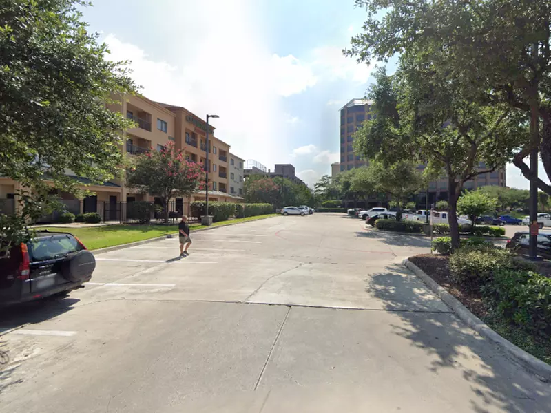 Parking at Courtyard Marriott North Star Mall Lot