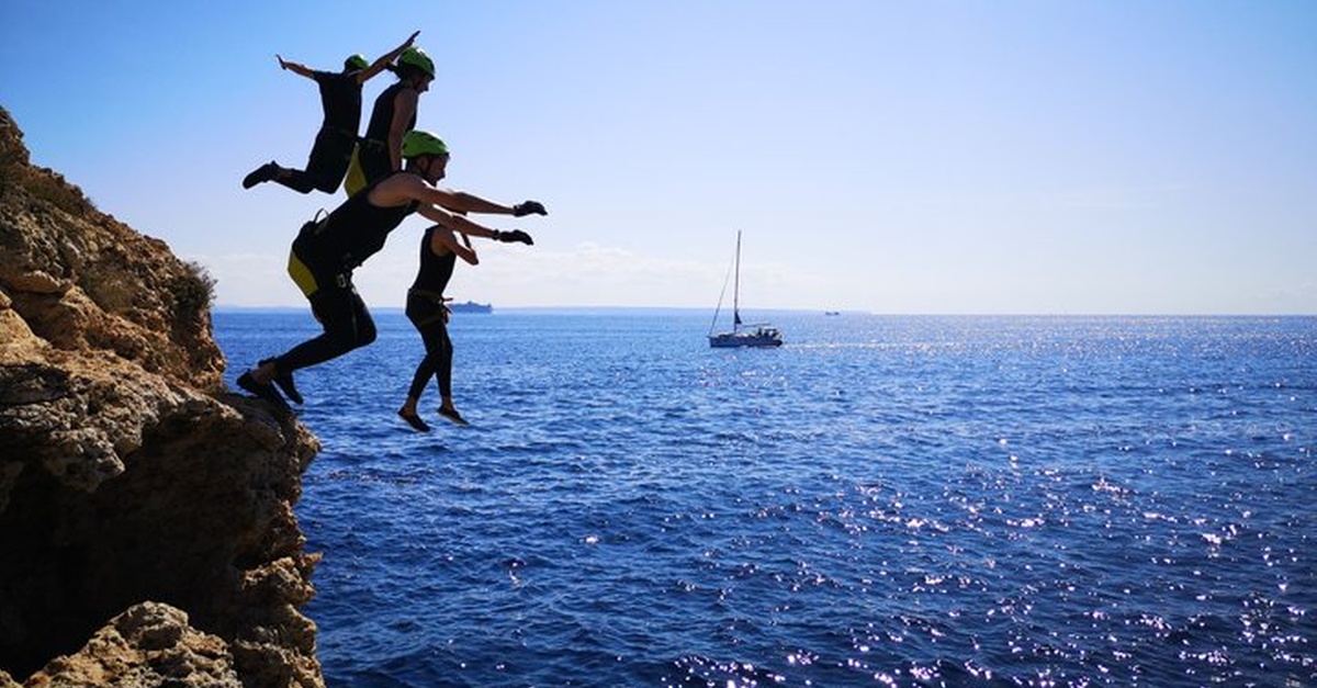 Actividad de coasteering cerca de Palma de Mallorca