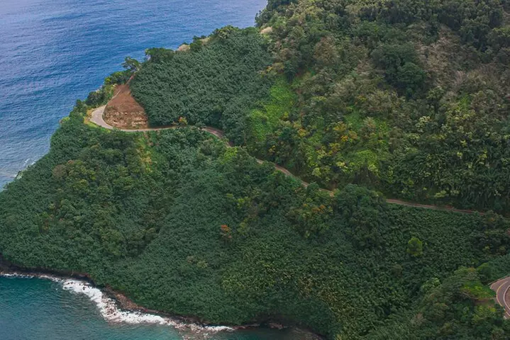 Maui: Road to Hana Adventure with Farm to Table Lunch