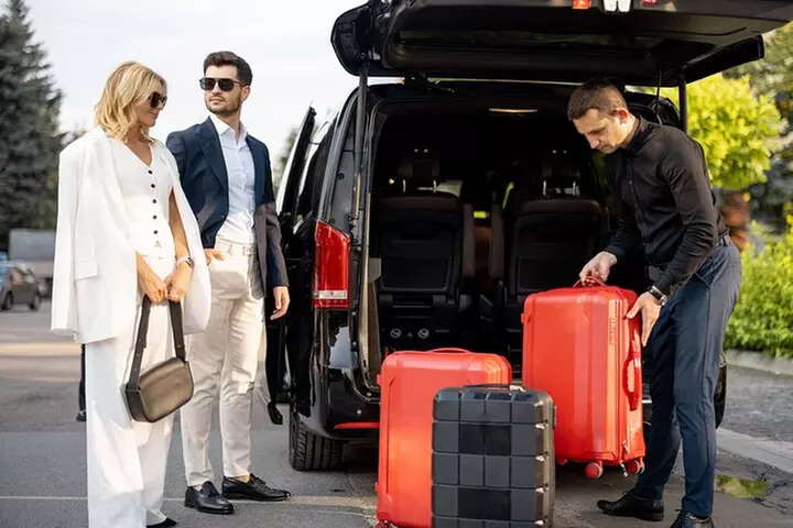 Curbside SUV Transfer from ORD & MDW to Downtown Chicago