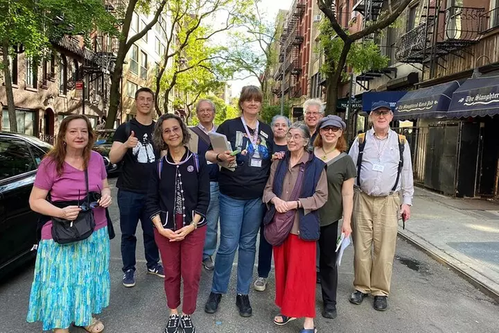 Private Walking Tour: Footsteps of Dylan and Springsteen - Second Medium