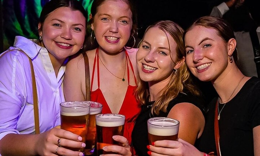 Image 10: Pub Crawl Madrid by Madpartycrew