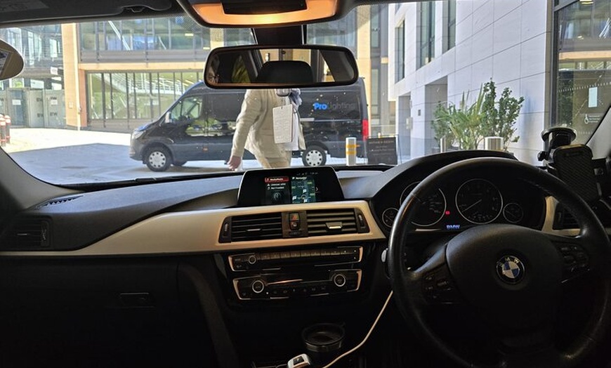 Image 4: London to Heathrow Airport Transfer