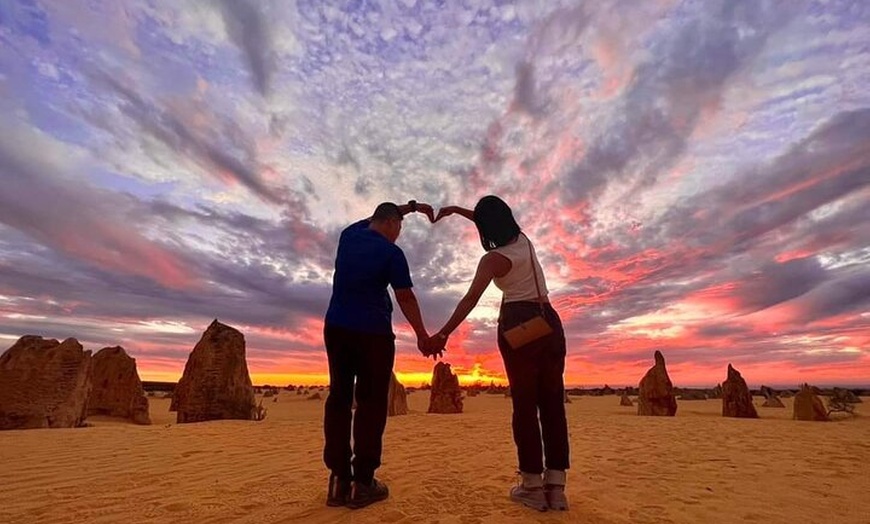 Image 13: Pinnacles Desert Sunset Dinner and Stargazing Tour