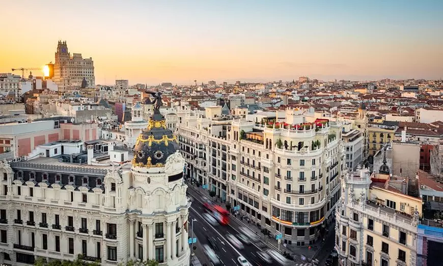 Image 1: Madrid Visita histórica por el cine y la degustación de cócteles