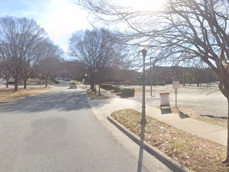 Parking at 422 E. 9th St. Lot