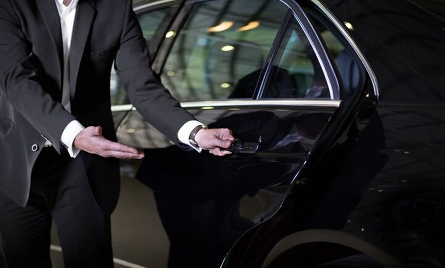 Image 3: Airport Transfer