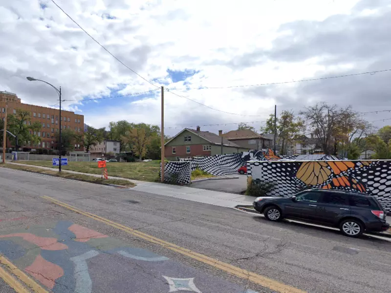 Parking at [UG10] 455 25th St. Lot