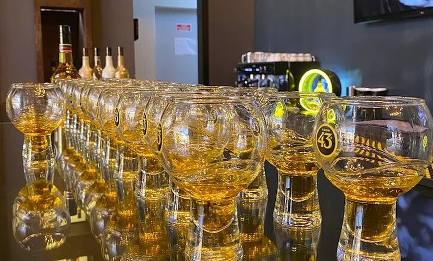Image 3: Cartagena; Visita Fabrica de licor con cata y traslados en van
