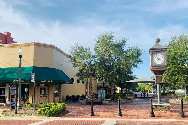 2-Hour Bike Rental in Historic Downtown Sanford - Second Medium