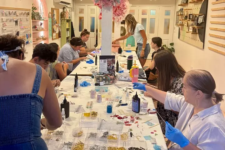 UV Resin Jewelry Set Workshop - Primary Image