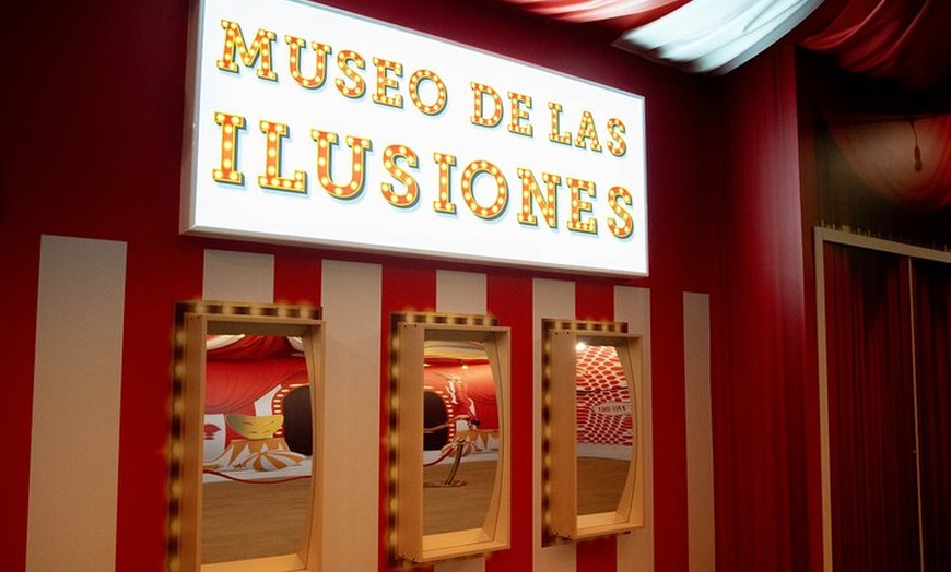Image 9: Entrada a Museum of Illusions Madrid