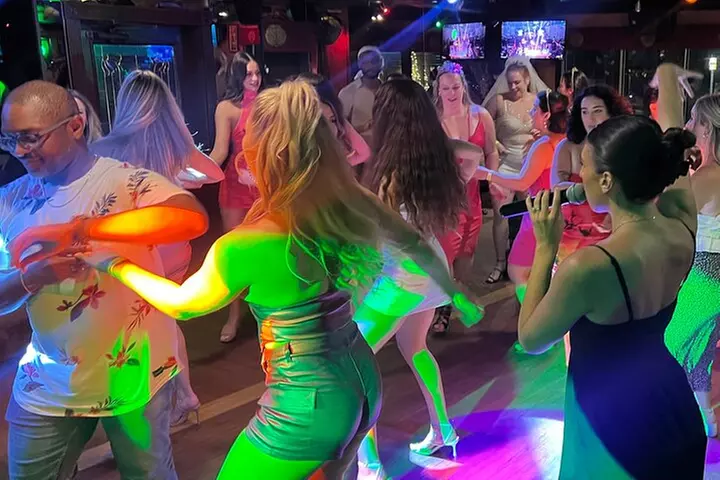 Mango's Miami: Sip & Salsa Lessons, Mojitos, Bites & Live Music