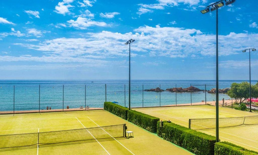 Image 13: ✈ COSTA BRAVA | Lloret de Mar - Hotel Santa Marta 5* - Piscine exté...