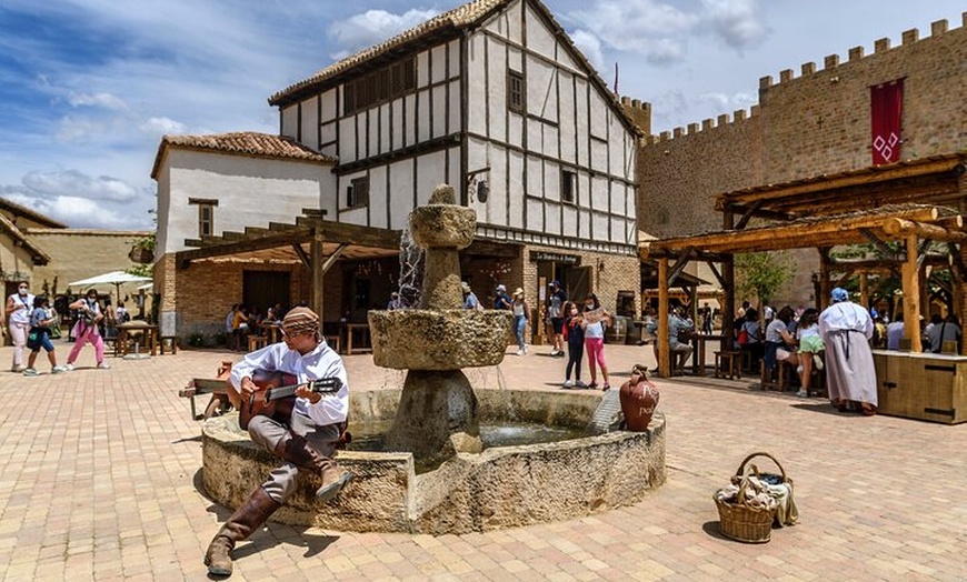 Image 13: Visita Puy du Fou España en autobús Desde Madrid