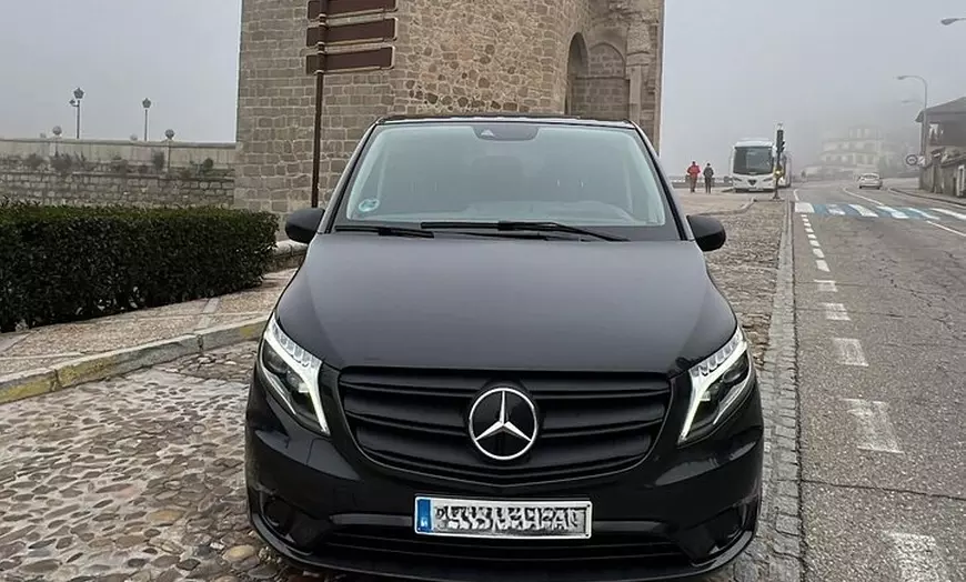 Image 1: Traslado privado del aeropuerto de Madrid Barajas a Madrid