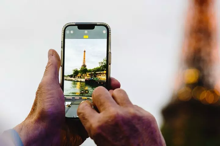Dîner croisière sur la Seine avec Rooftop et chanteur live