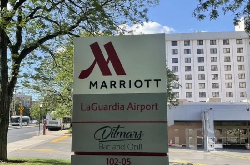Parking at New York LaGuardia Marriott Airport Hotel Lot