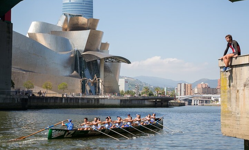 Image 9: Bilbao, Guggenheim & Gaztelugatxe de Biarritz