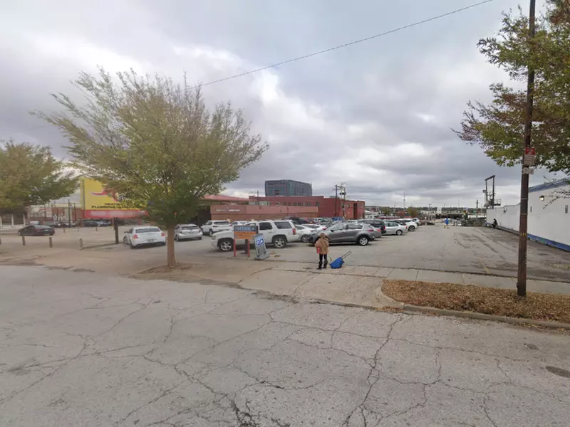 Parking at 315 S Detroit Lot