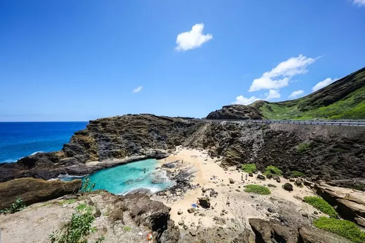 Oahu Private Tour with Mercedes Sprinter & New Luxury Vehicles