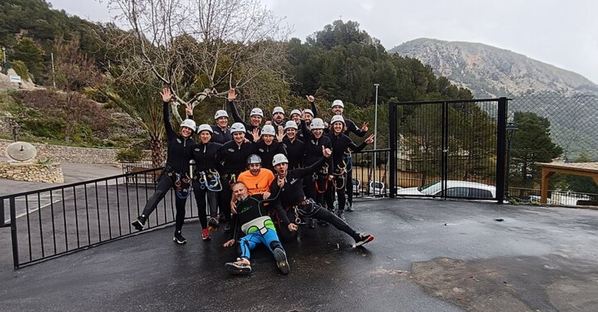 Actividad acuática de aventura en el barranco de la Mela o Abdet