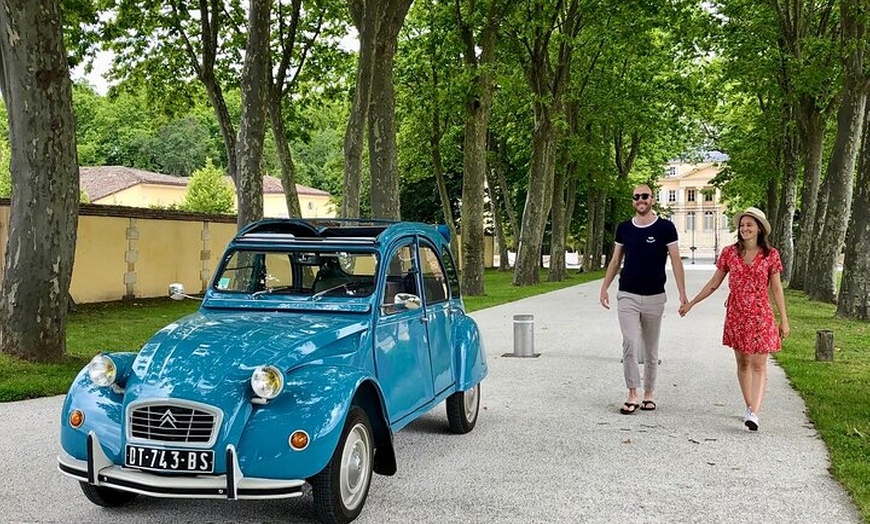 Image 1: Visite privée des vins de Margaux et du Médoc en voiture Citroën cl...