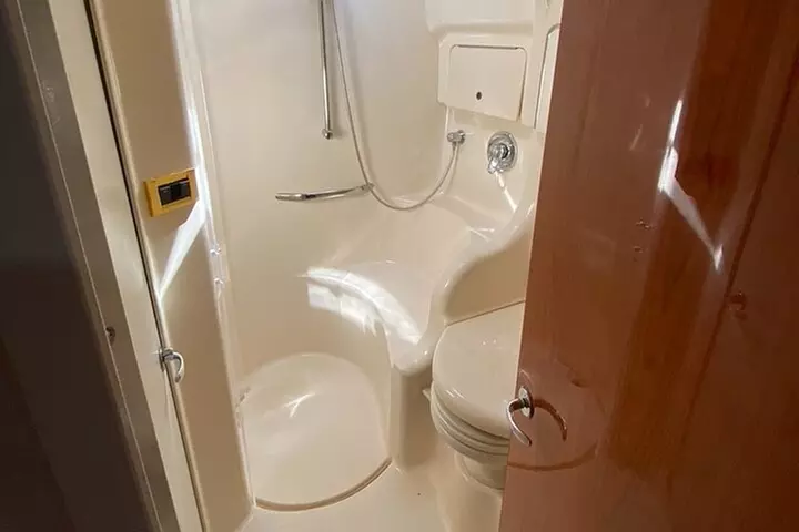 Miami Boat & Yacht for Day or Sunset Tour Cruise with Captain