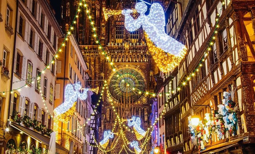 Image 1: Strasbourg la capitale de Noël Visite privée à pied