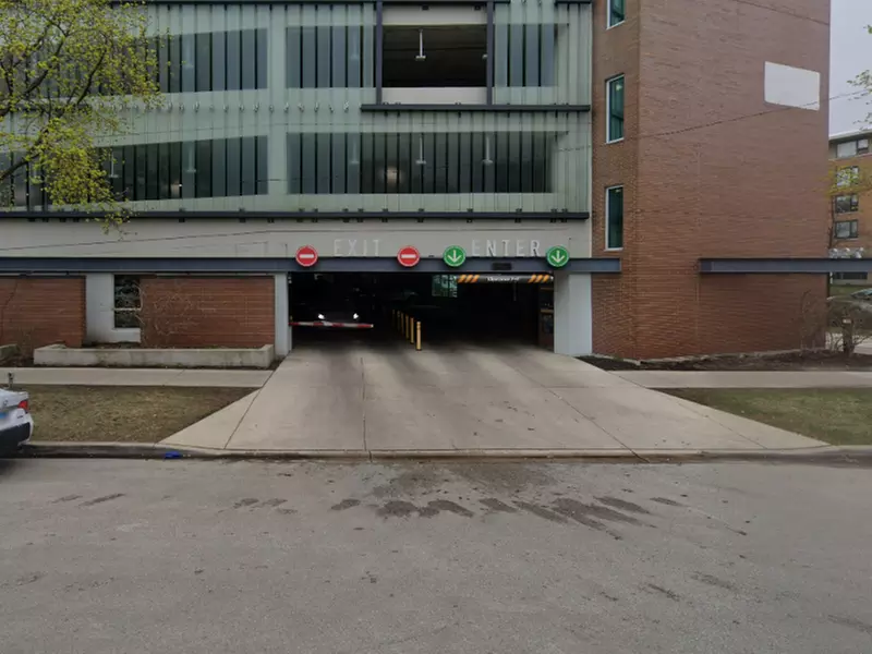 Parking at 7331 N. Sheridan Rd. Garage
