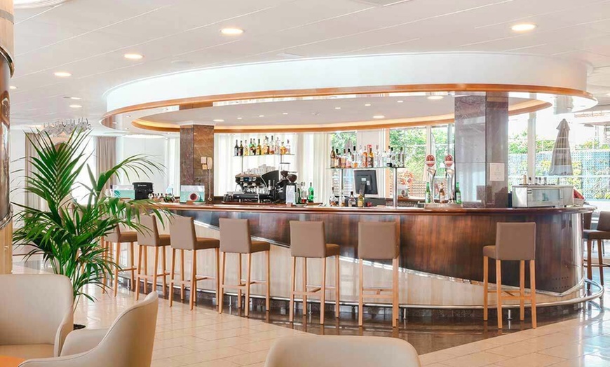 Image 11: ✈ COSTA BARCELONA | Calella - Hotel Volga 4*, 2 nachten - Aan zee