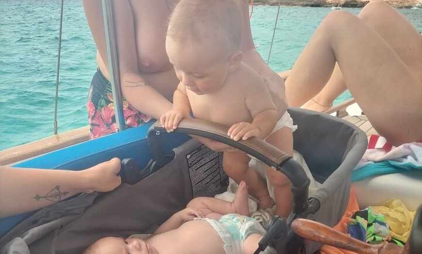 Image 24: Plan Familiar y un Día a Bordo con una Familia Navegante